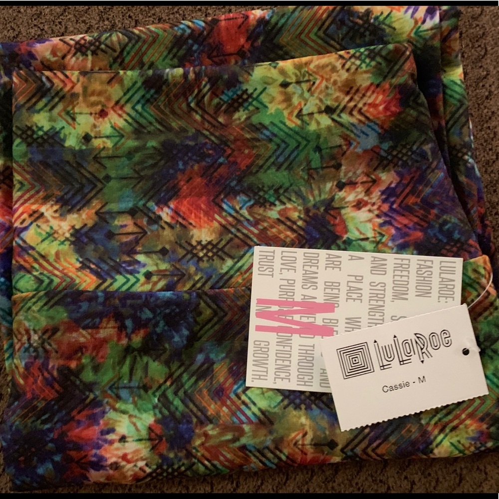 Med LulaRoe Cassie